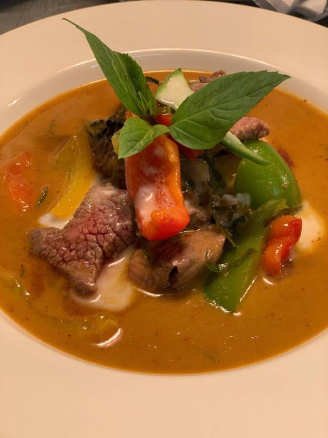 Siam Over 300 Years Old With Thai Restaurant * Moreton-in-Marsh